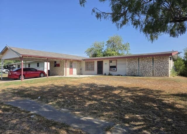6223 Cedar Valley Dr