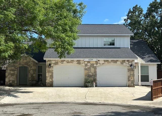 6234 Prince Charles Unit 1