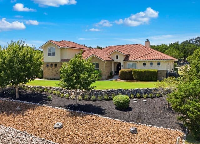 324 Valley Lodge