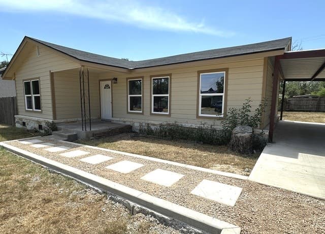 907 Dove Ave.