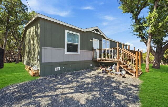 133 Canyon Lake Dr
