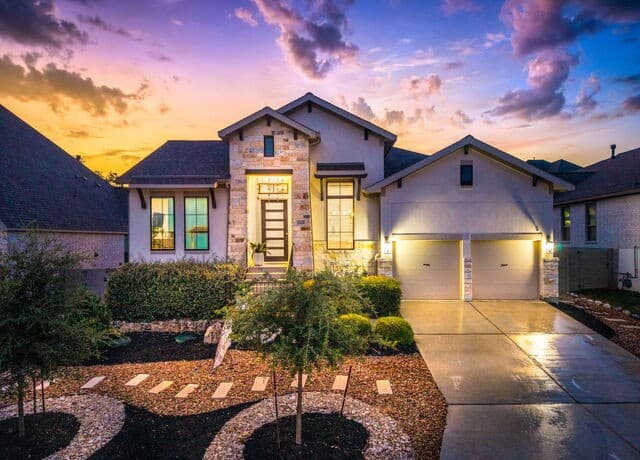 1185 Waddie Way