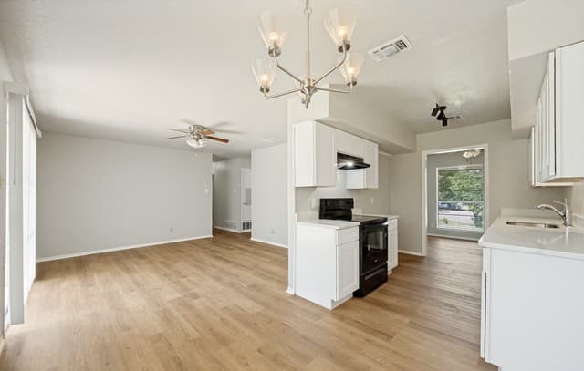4240 Chestnuthill Dr