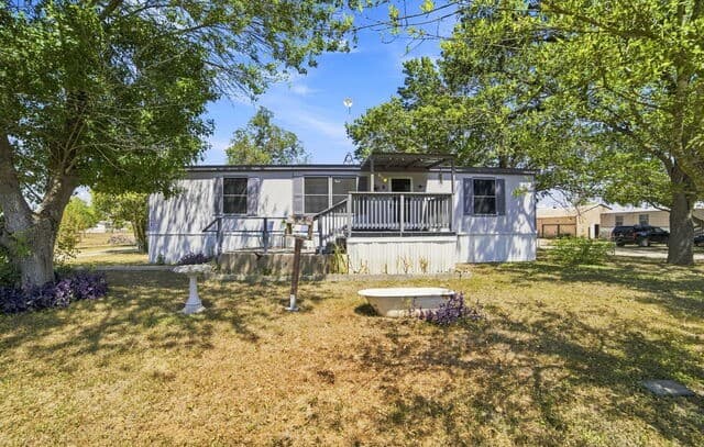 207 River Ln