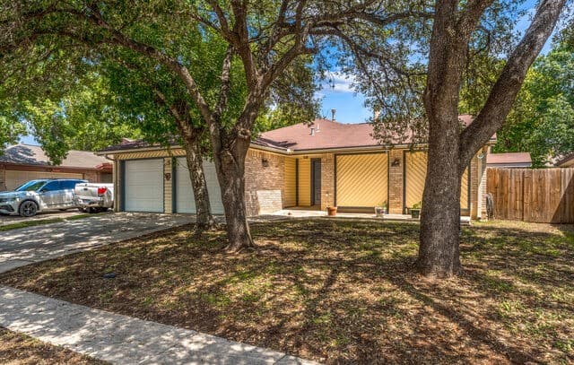 9715 Woodland Hls
