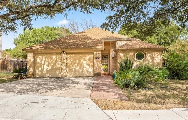 13611 Bell Dr