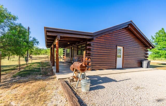 28 Private Road 3855