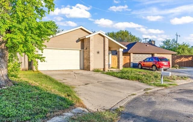 7906 Laurel Bnd
