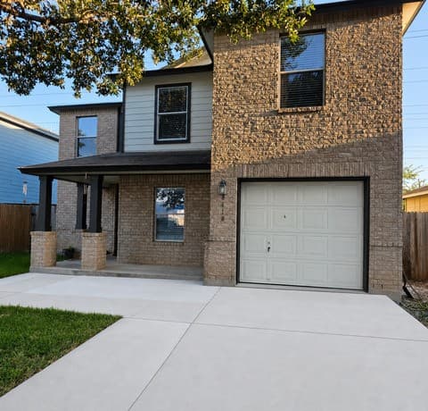 8418 Adams Hill