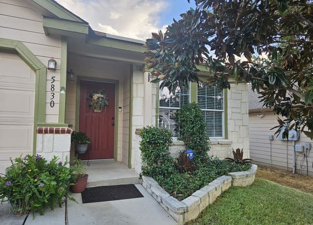 5830 Sherbrooke Oak