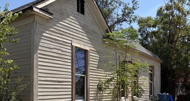 1002 Nolan St