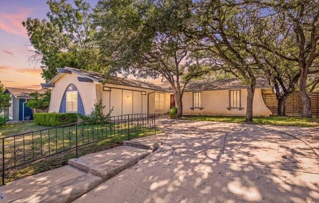 1738 Brandenburg Dr