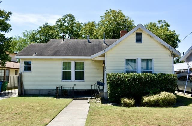 218 Hearne