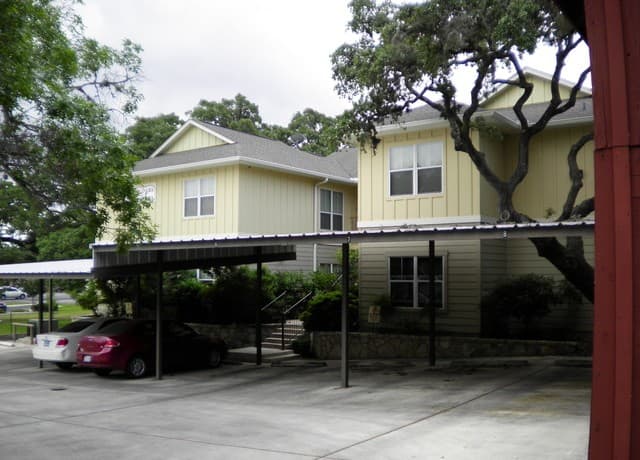 119 W Highland Dr Unit 204