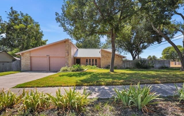 6002 Creekway