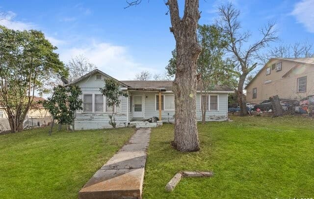 1932 E Highland Blvd
