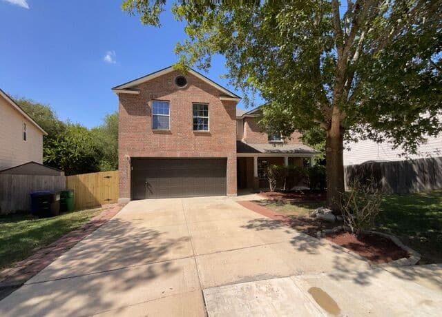 10155 Cedarcliff