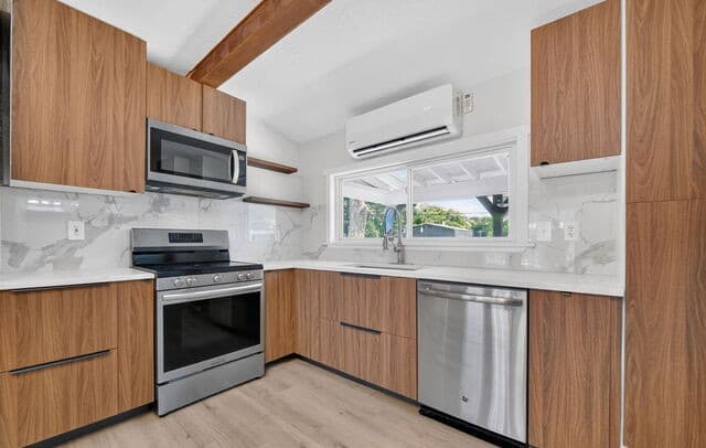 430 Basswood Dr