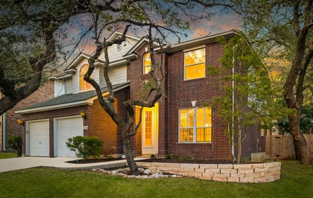 2634 Lakehills