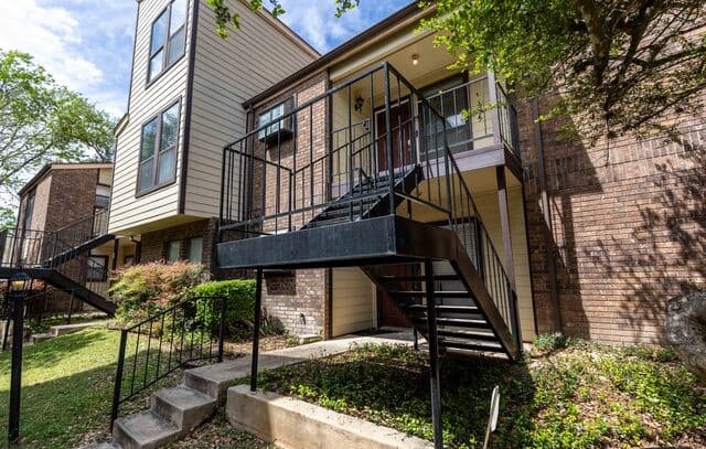 2542 Babcock Rd Unit D201