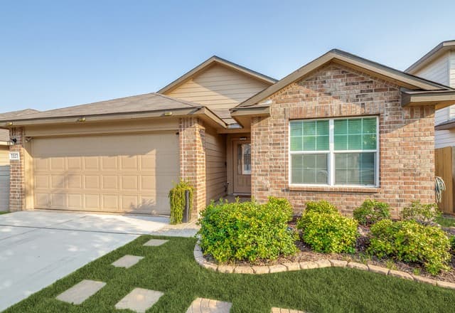 7327 Equinox Corner