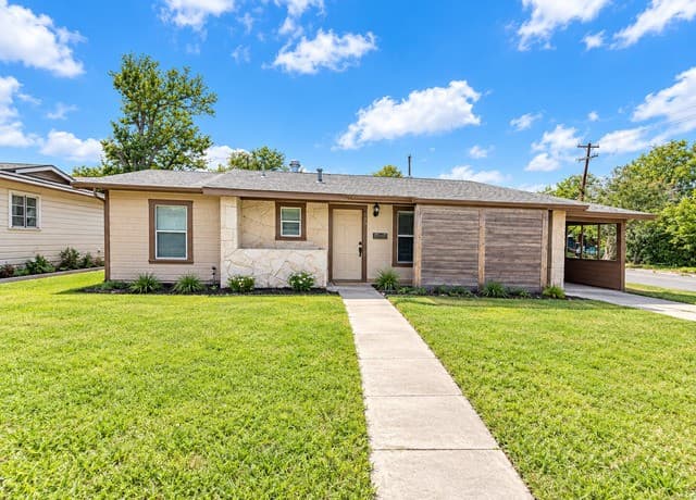 146 Ewing Pl