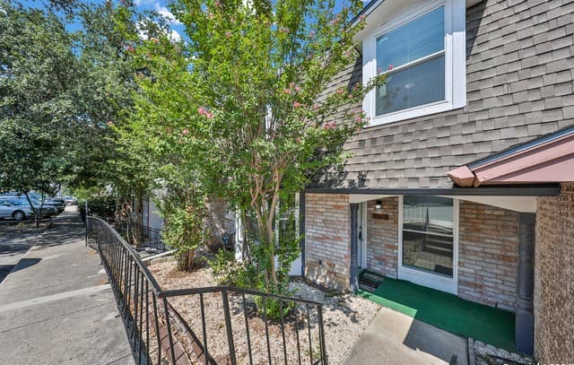 5333 Callaghan Rd