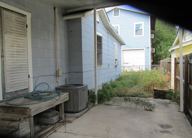 1325 Elsmere