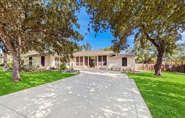 145 Will Rogers Dr