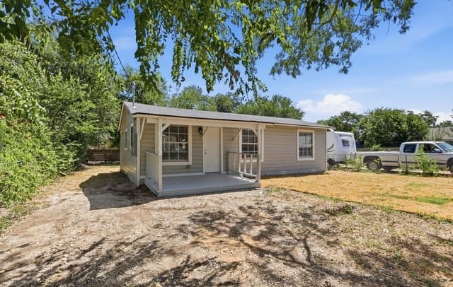 606 S San Joaquin Ave