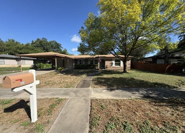123 Longridge Dr