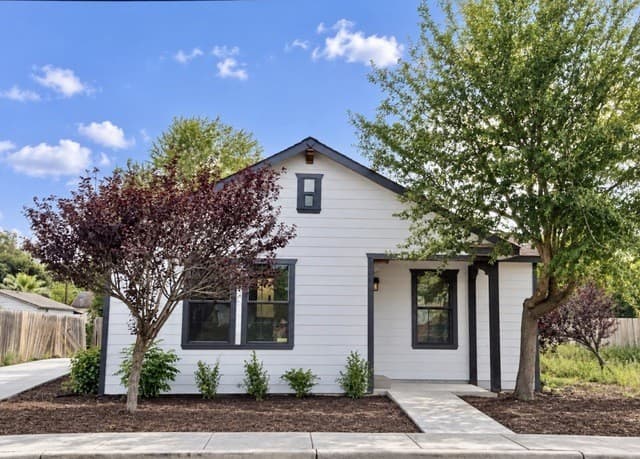 910 Potomac