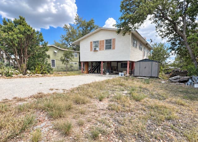 1435 Hillcrest Forest