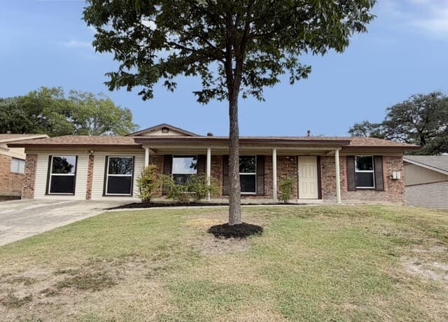 707 Booth Dr