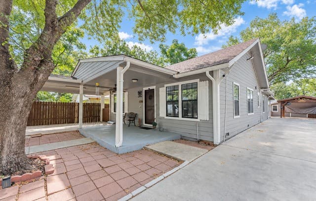 1634 Santa Monica St