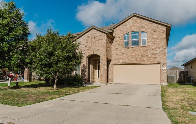 8335 Angelina Parke