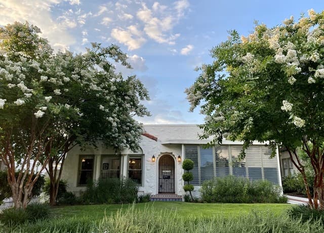 107 W Ridgewood Ct