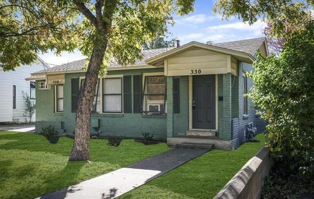 330 W Norwood Ct