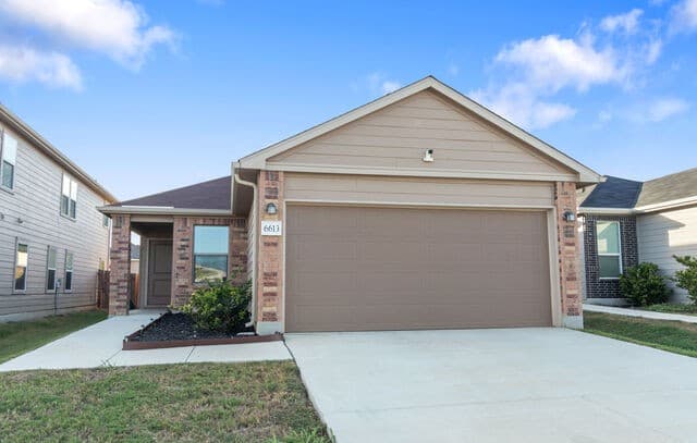 6613 Willow Landing