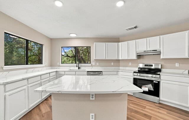 281 Samantha Dr