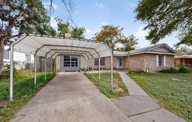 5215 Village Row