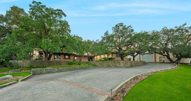 7142 Oakridge