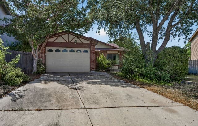 7359 Clipper Oak Dr