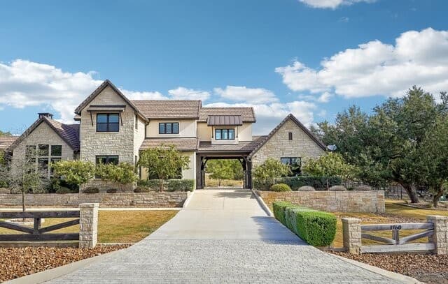 1760 Royal Pt