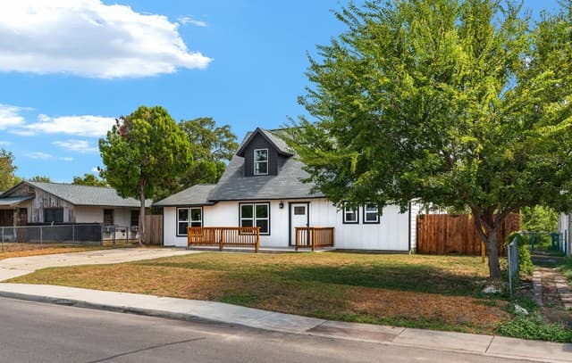214 Rambling Dr