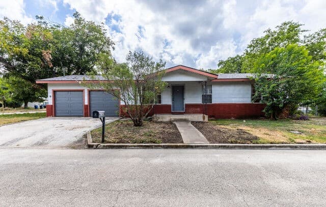 1360 Fairmont