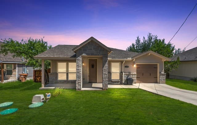 1101 Cedar Bnd