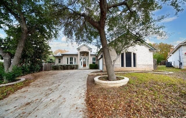213 Doral Ct