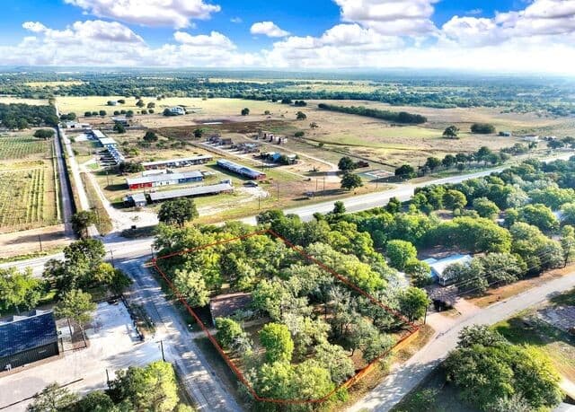 39 Chaparral Dr Off E Us Hwy 290