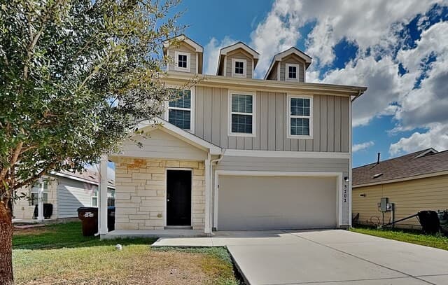 5202 Everett Loop